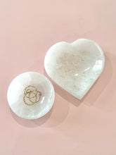 Load image into Gallery viewer, Selenite Bowl