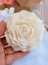 Load image into Gallery viewer, Peony Sculpted Candle