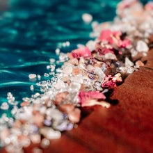 Load image into Gallery viewer, Botanical Infused Salt Soaks