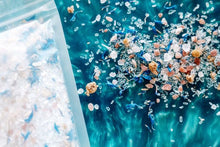 Load image into Gallery viewer, Botanical Infused Salt Soaks