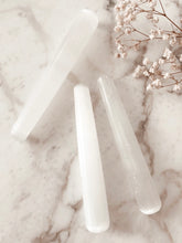 Load image into Gallery viewer, Selenite Wand